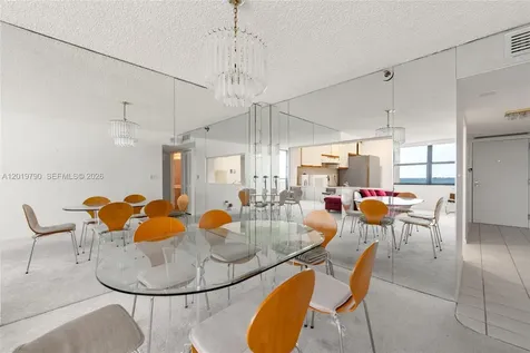 2555 Collins Avenue Miami Beach FL 33140
