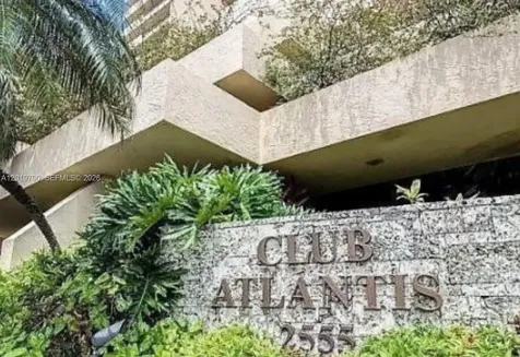 2555 Collins Avenue Miami Beach FL 33140
