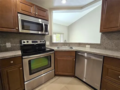 3457 NW 44th Street Oakland Park FL 33309