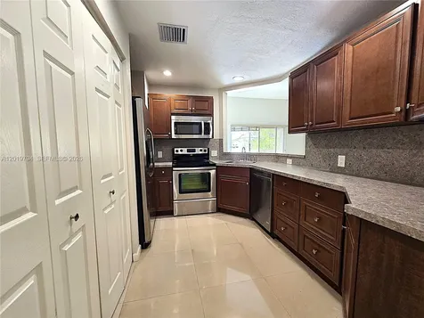 3457 NW 44th Street Oakland Park FL 33309