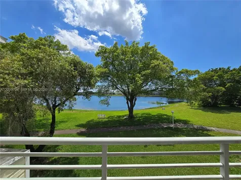 3457 NW 44th Street Oakland Park FL 33309