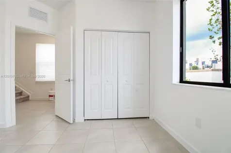 21035 NE 8th Avenue Miami FL 33179