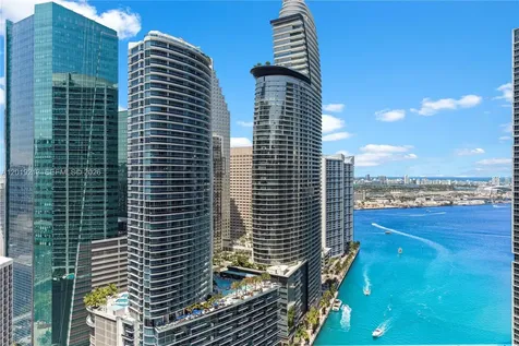 77 SE 5 Miami FL 33131