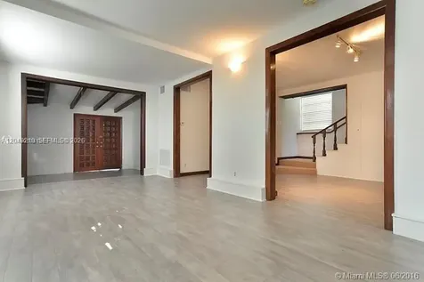 320 W 55th Street Miami Beach FL 33140