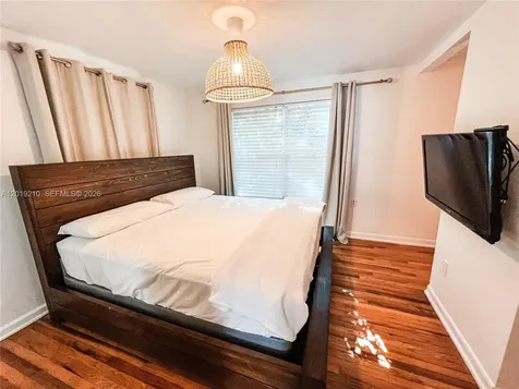 320 W 55th Street Miami Beach FL 33140