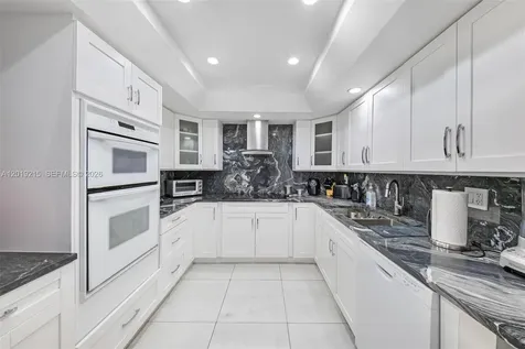 520 Brickell Key Drive Miami FL 33131