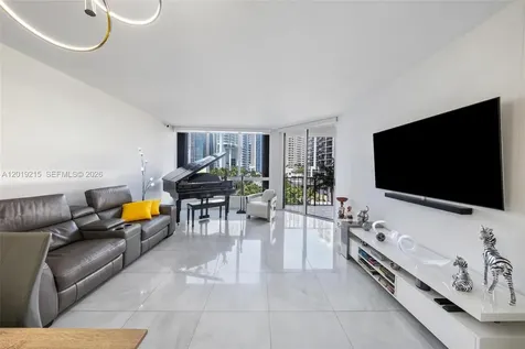 520 Brickell Key Drive Miami FL 33131