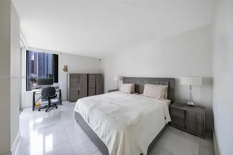 520 Brickell Key Drive Miami FL 33131