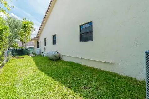 19831 NW 4th Street Pembroke Pines FL 33029