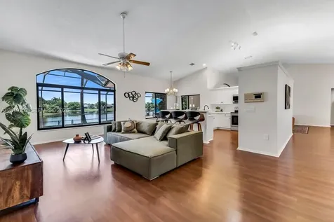 19831 NW 4th Street Pembroke Pines FL 33029
