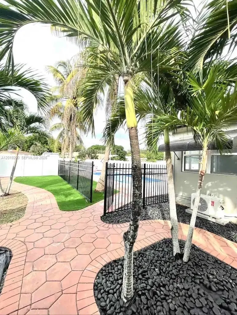 1925 Dewey Street Hollywood FL 33020