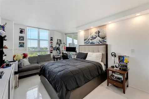 1000 Quayside Terrace Miami FL 33138