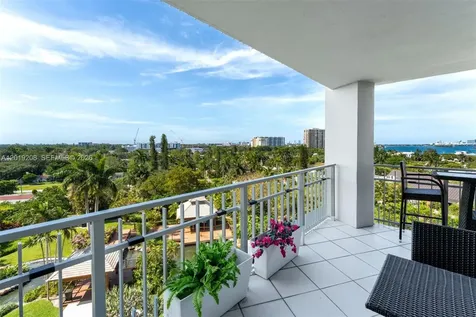1000 Quayside Terrace Miami FL 33138