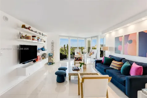 1000 Quayside Terrace Miami FL 33138