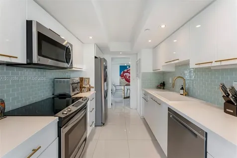 1000 Quayside Terrace Miami FL 33138