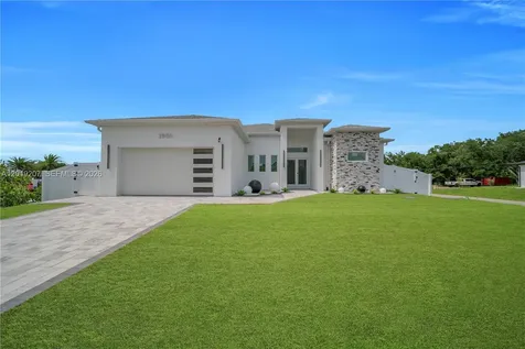 2900 41st Street SW Lehigh Acres FL 33976