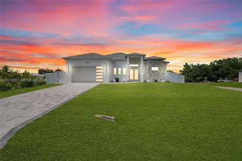 2900 41st Street SW Lehigh Acres FL 33976