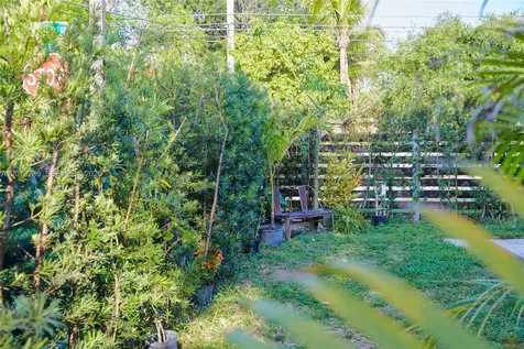 6863 NW 2nd Avenue Miami FL 33150