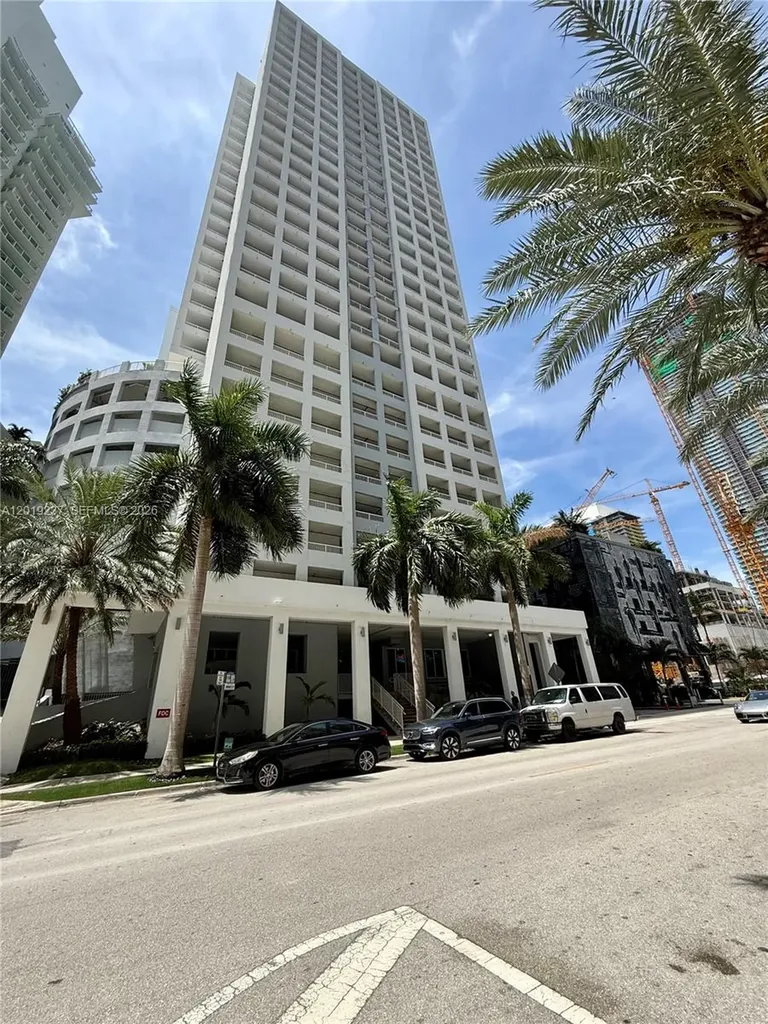 170 SE 14th Street Miami FL 33131
