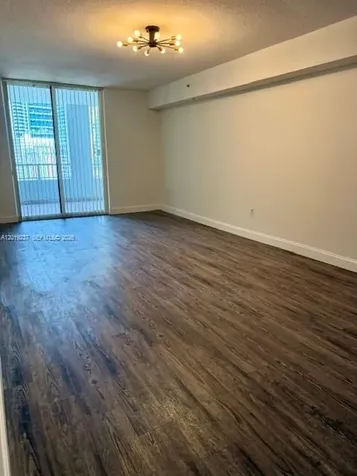 170 SE 14th Street Miami FL 33131