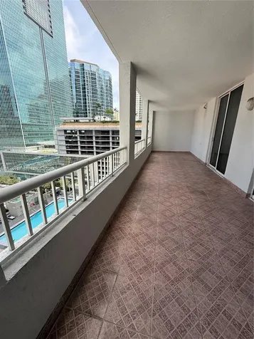170 SE 14th Street Miami FL 33131