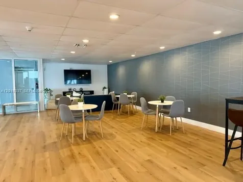 170 SE 14th Street Miami FL 33131
