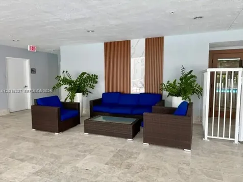 170 SE 14th Street Miami FL 33131