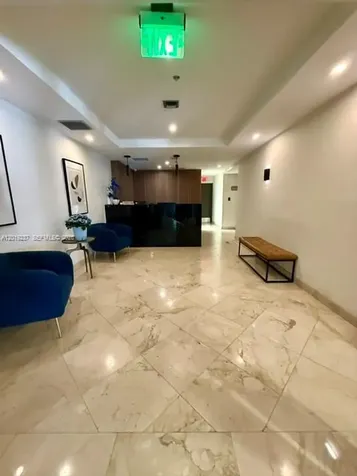 170 SE 14th Street Miami FL 33131