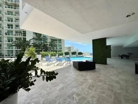 170 SE 14th Street Miami FL 33131