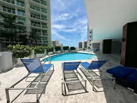 170 SE 14th Street Miami FL 33131