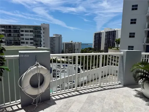 170 SE 14th Street Miami FL 33131