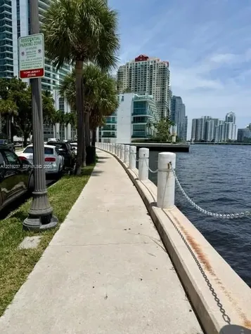 170 SE 14th Street Miami FL 33131