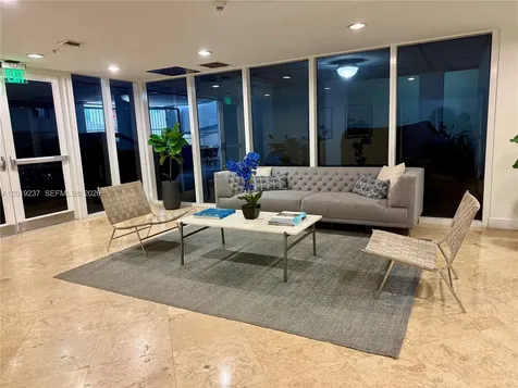 170 SE 14th Street Miami FL 33131