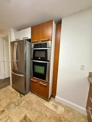 170 SE 14th Street Miami FL 33131