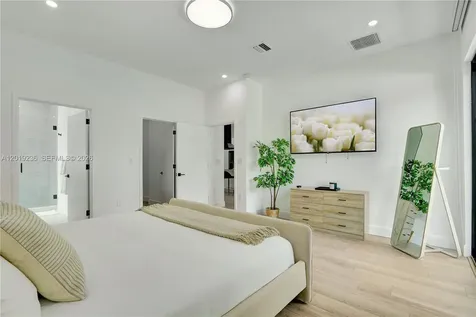 2001 SW 22nd Terrace Miami FL 33145
