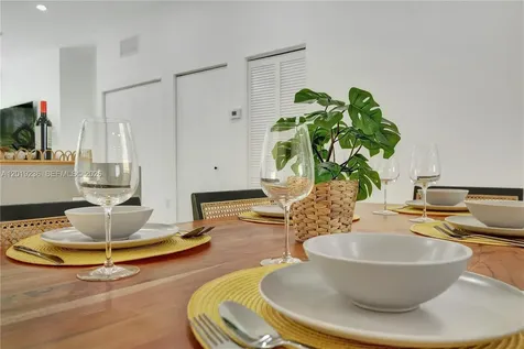 2001 SW 22nd Terrace Miami FL 33145