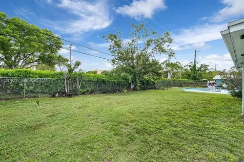 3337 NW 23rd Court Lauderdale Lakes FL 33311
