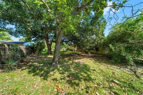 511 Dunad Avenue Opa-Locka FL 33054