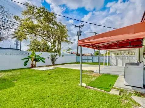 9494 SW 39th Street Miami FL 33165