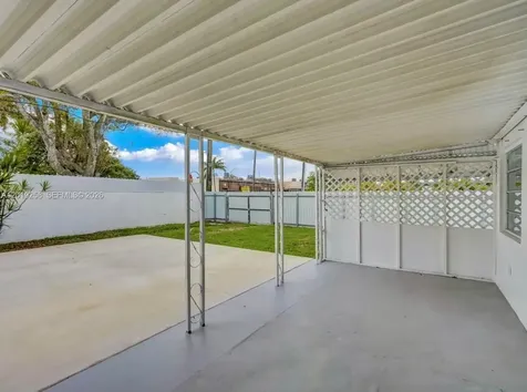 9494 SW 39th Street Miami FL 33165