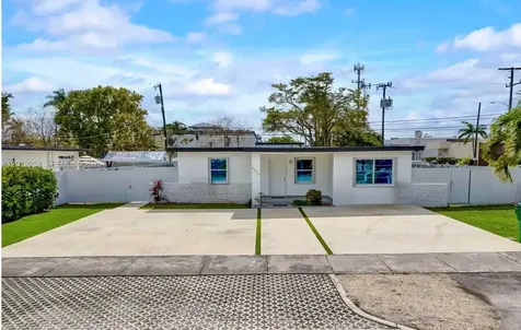 9494 SW 39th Street Miami FL 33165