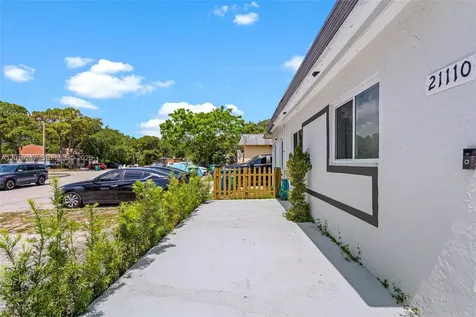 21110 NW 39th Avenue Miami Gardens FL 33055