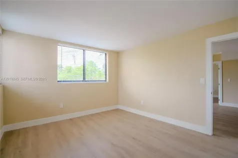 6960 Rue Vendome Miami Beach FL 33141