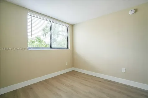 6960 Rue Vendome Miami Beach FL 33141