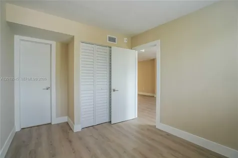 6960 Rue Vendome Miami Beach FL 33141