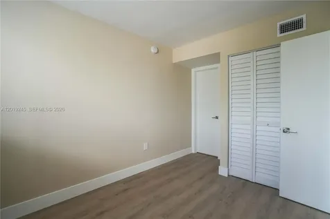6960 Rue Vendome Miami Beach FL 33141