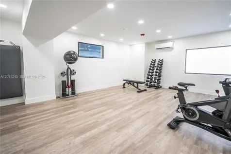 6960 Rue Vendome Miami Beach FL 33141