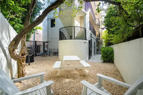 6960 Rue Vendome Miami Beach FL 33141