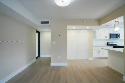 6960 Rue Vendome Miami Beach FL 33141