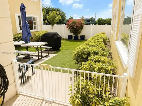 5800 NE 22nd Way Fort Lauderdale FL 33308